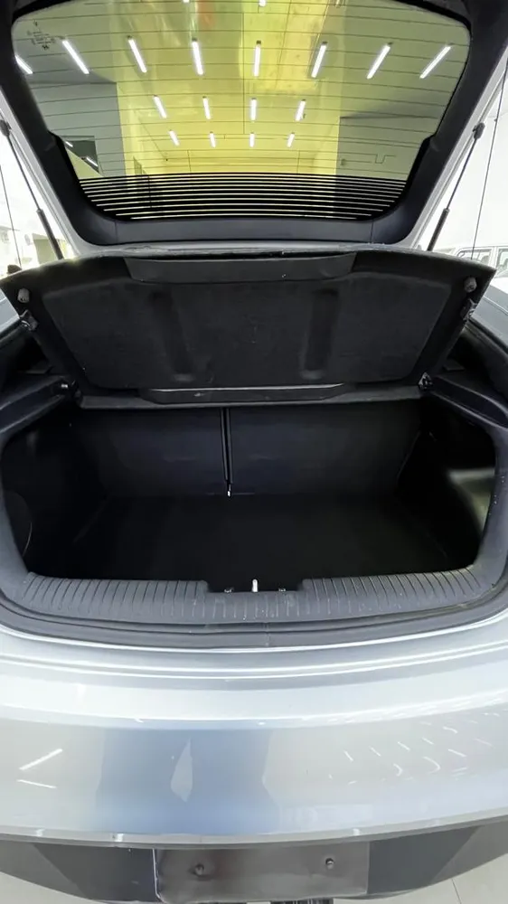 Hatchback Hyundai Veloster 2016 en Caracas — foto 12