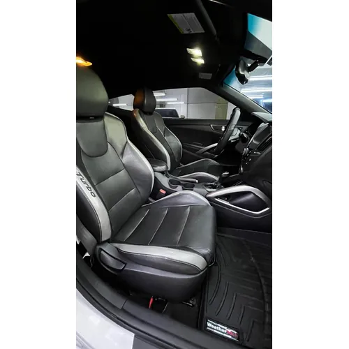 Hatchback Hyundai Veloster 2016 en Caracas — foto 4