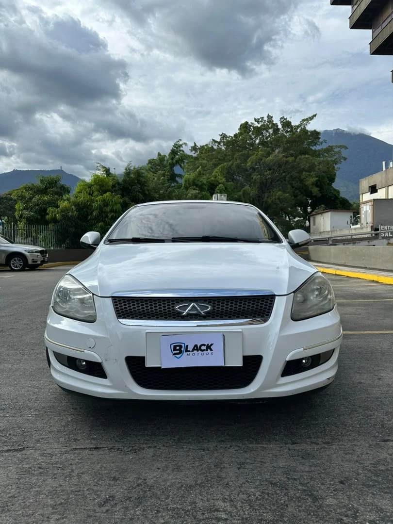 Sedã Chery Orinoco 2014 en Caracas — foto 9