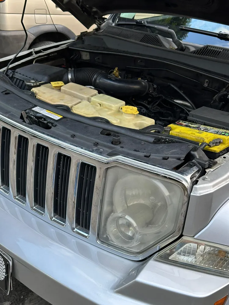 Caminhonete Jeep Cherokee kk 2011 en Caracas — foto 11