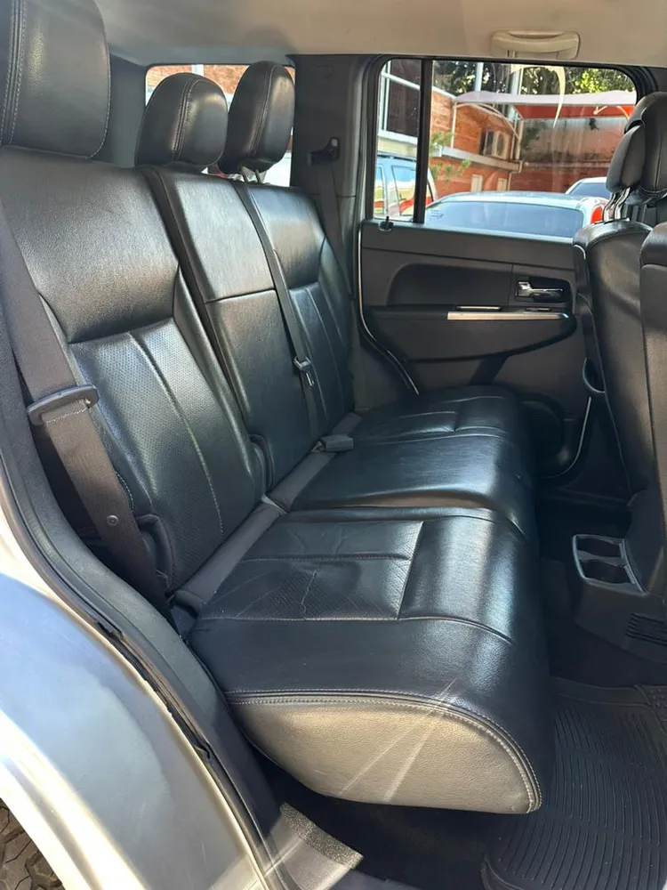 Caminhonete Jeep Cherokee kk 2011 en Caracas — foto 9