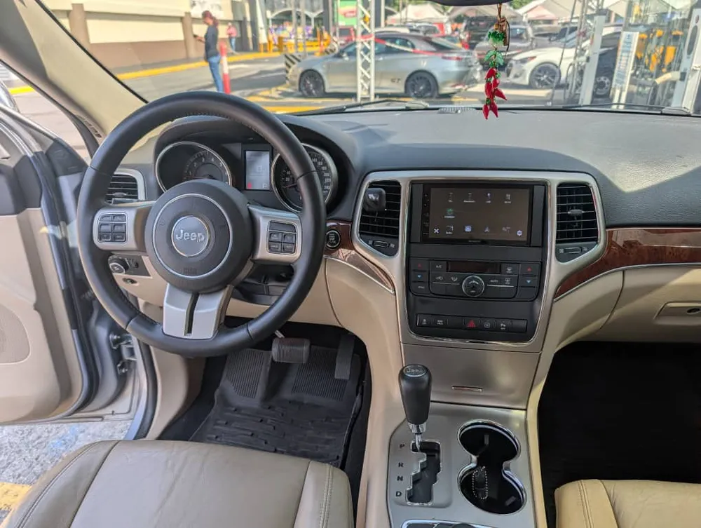 Caminhonete Jeep Grand Cherokee Limited 2012 en Caracas — foto 11