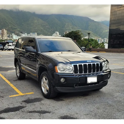 SUV Jeep Grand Cherokee 2007 en Caracas — foto 2