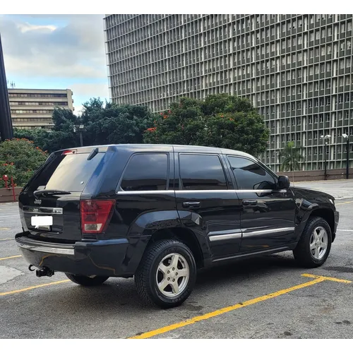 SUV Jeep Grand Cherokee 2007 en Caracas — foto 3