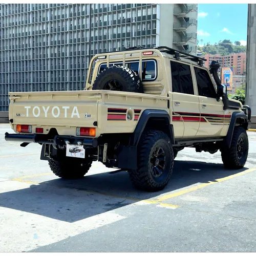 Picape Toyota Land Cruiser Hembrita LX 2025 en Caracas — foto 6