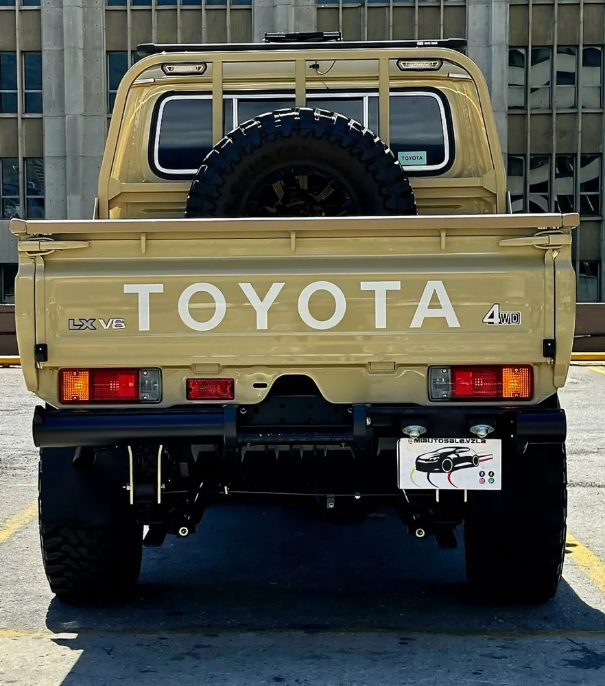 Picape Toyota Land Cruiser Hembrita LX 2025 en Caracas — foto 9
