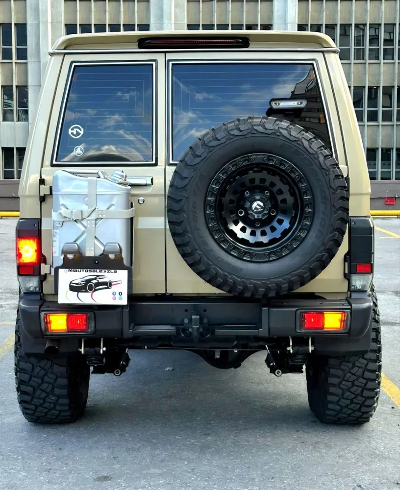 Off-Road Toyota Land Cruiser Machito Dubai 2021 en Caracas — foto 9