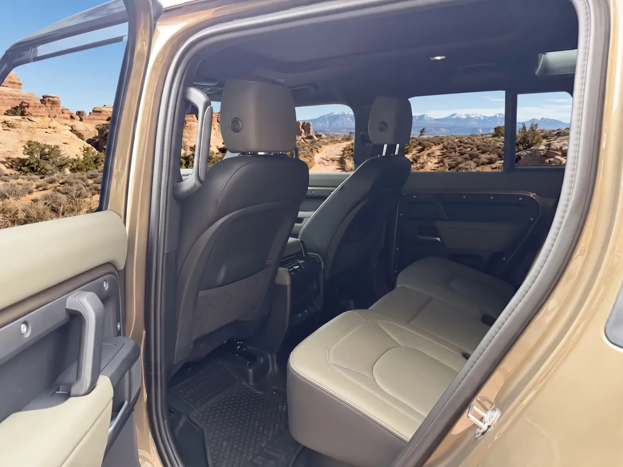 SUV Land Rover Defender 2025 en Maturín — foto 7