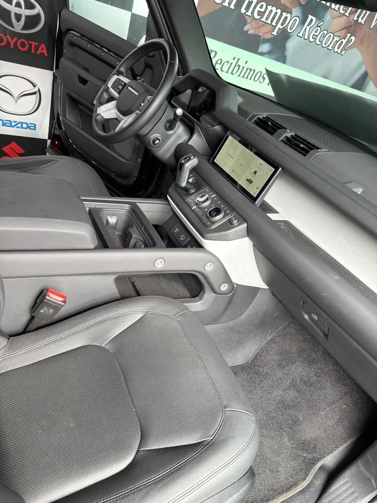 Caminhonete Land Rover Defender P300 2024 en Caracas — foto 11