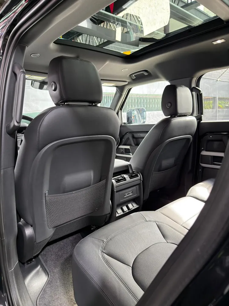 Caminhonete Land Rover Defender P300 2024 en Caracas — foto 14