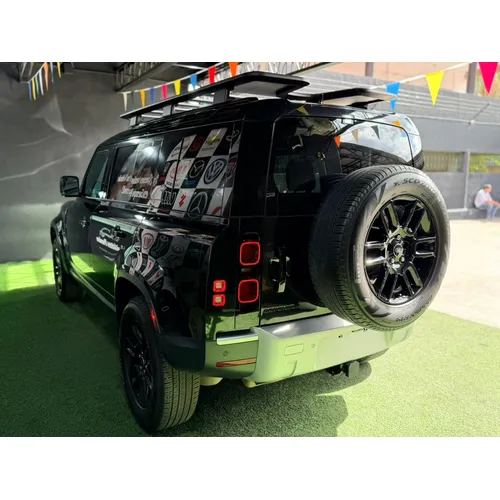 Caminhonete Land Rover Defender P300 2024 en Caracas — foto 7