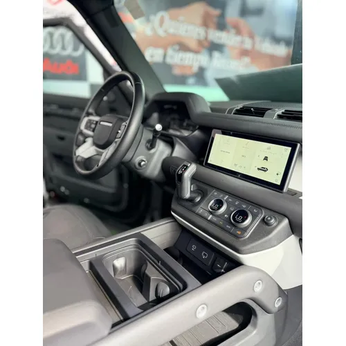 Caminhonete Land Rover Defender P300 2024 en Caracas — foto 8
