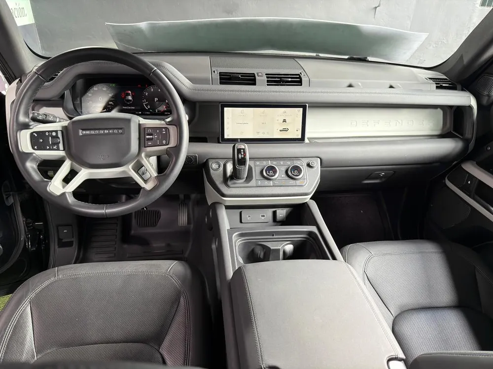 Caminhonete Land Rover Defender P300 2024 en Caracas — foto 10