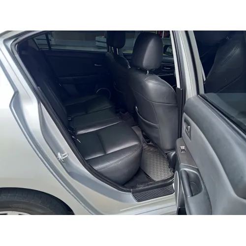 Sedã Mazda 3 2008 en Caracas — foto 8