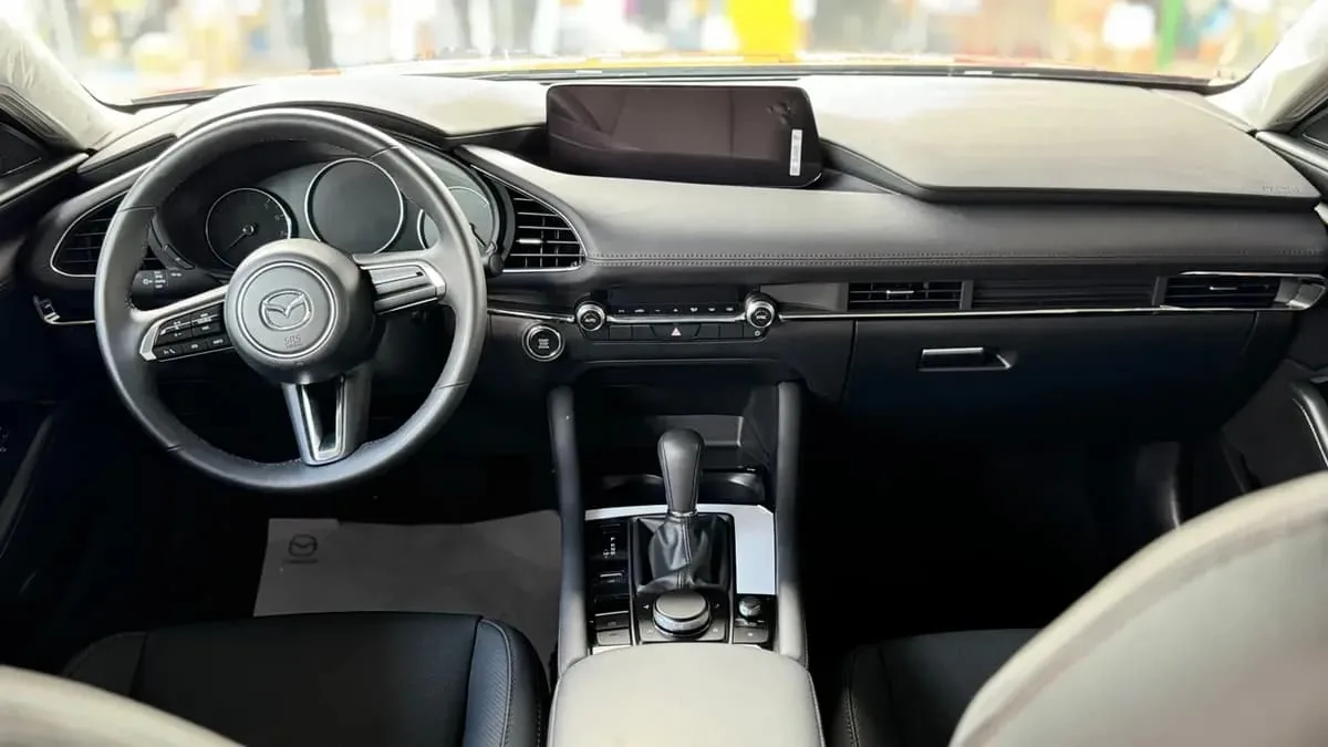 Sedã Mazda 3 Touring 2027 en Ciudad Guayana — foto 4
