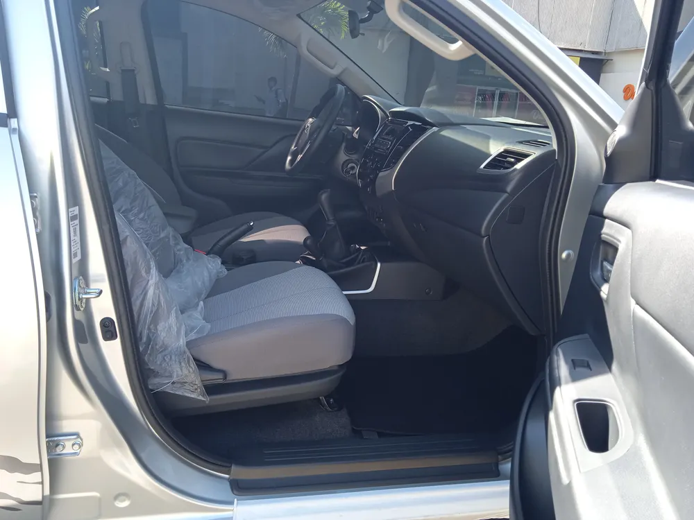 Caminhonete Mitsubishi L200 GLX 2023 en Caracas — foto 7