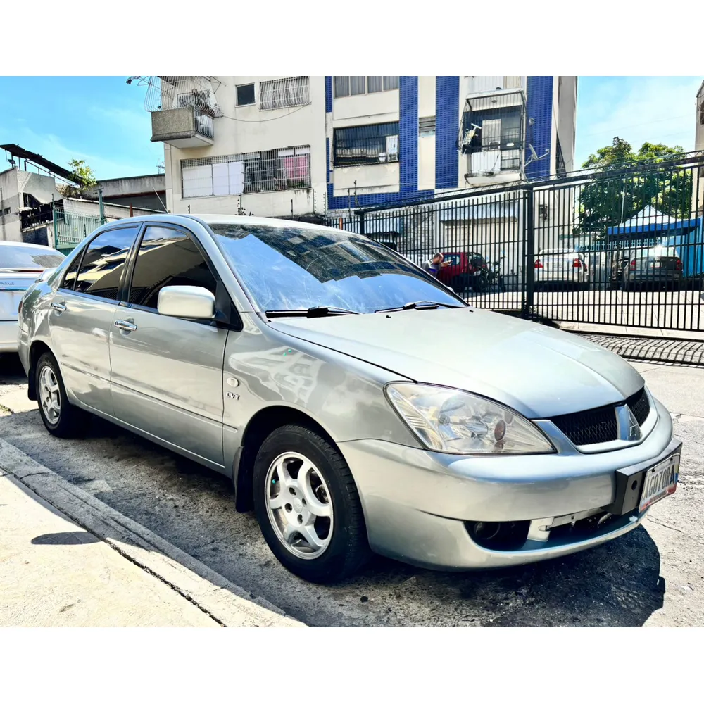 Sedã Mitsubishi Lancer GLX 2011 en San Juan de Los Morros