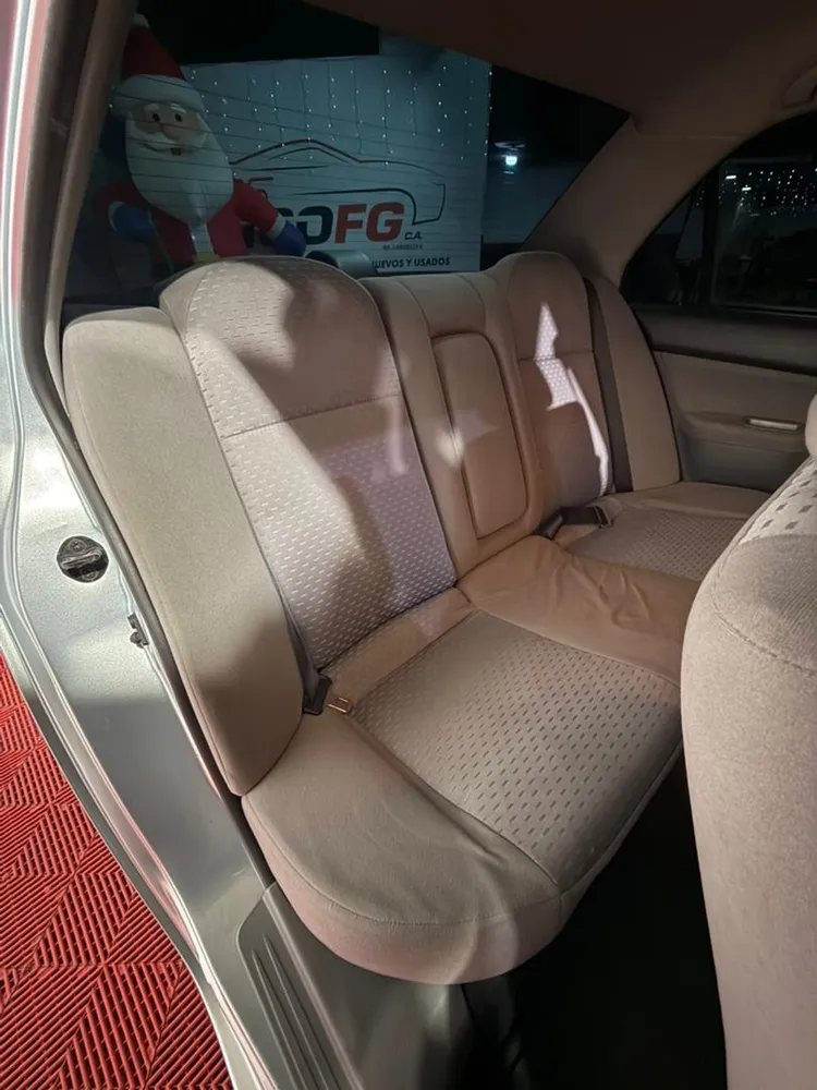 Sedã Mitsubishi Lancer GLX 2012 en Caracas — foto 13
