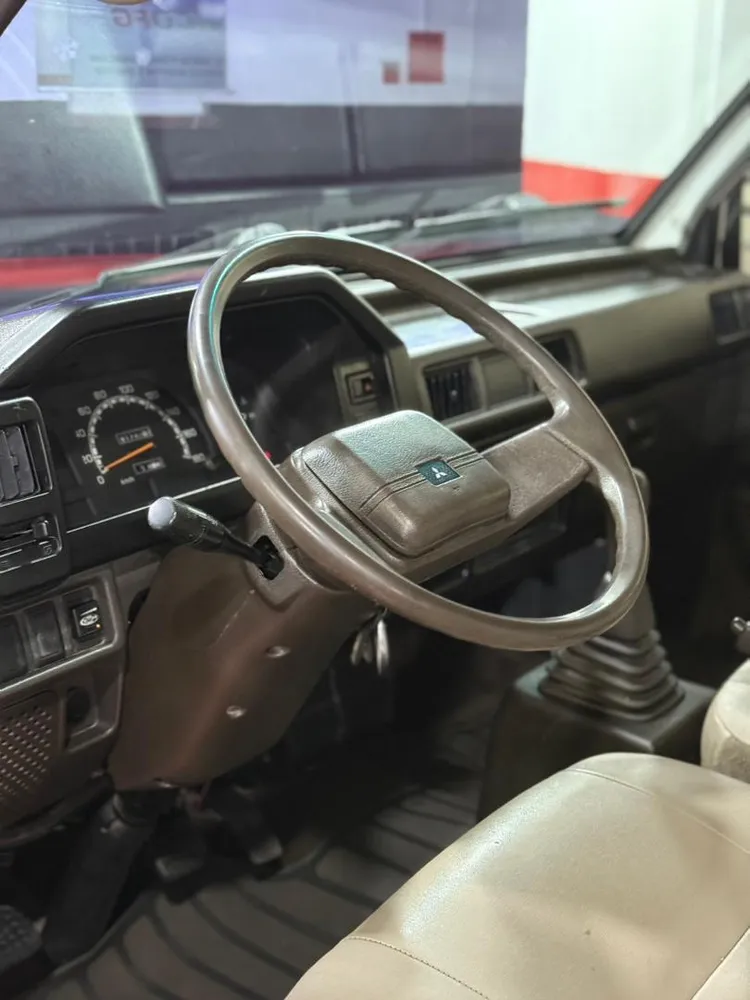 MiniVan Mitsubishi Panel L300 2015 en Caracas — foto 11
