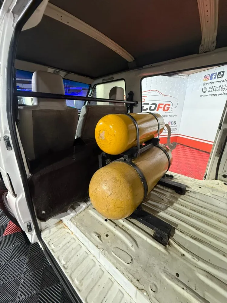 MiniVan Mitsubishi Panel L300 2015 en Caracas — foto 12