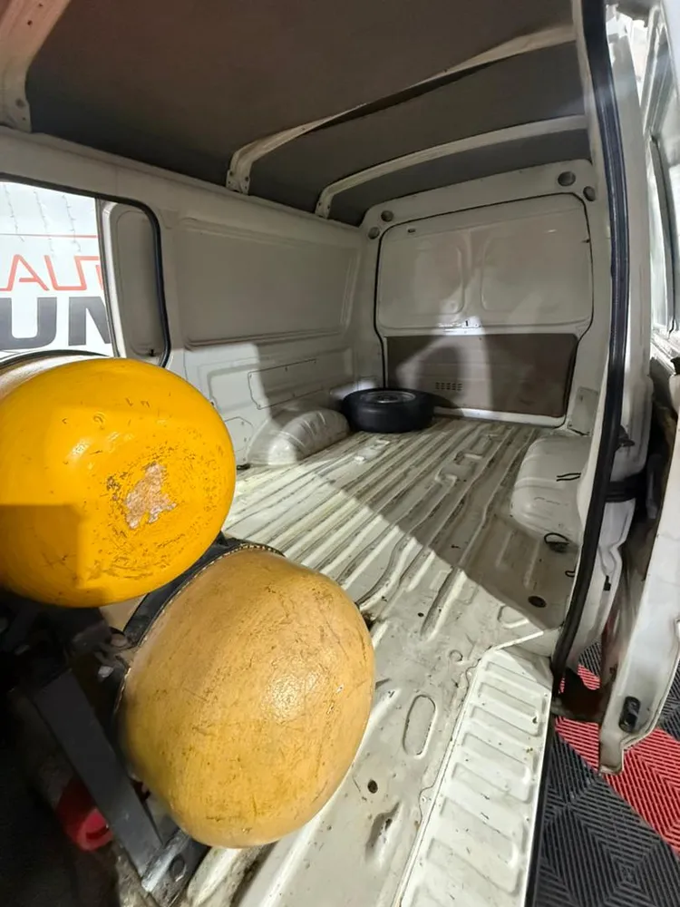 MiniVan Mitsubishi Panel L300 2015 en Caracas — foto 13