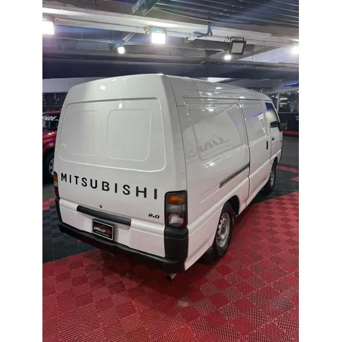MiniVan Mitsubishi Panel L300 2015 en Caracas — foto 4