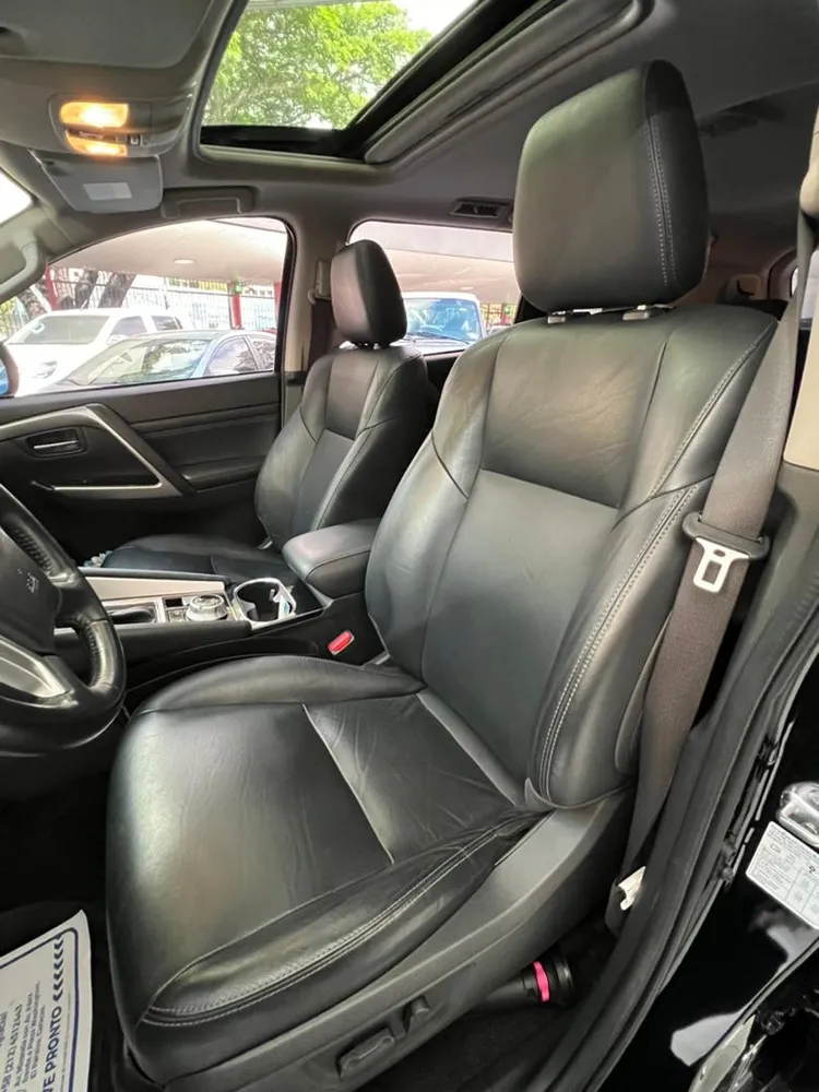 Caminhonete Mitsubishi Pajero Sport 2020 en Caracas — foto 13
