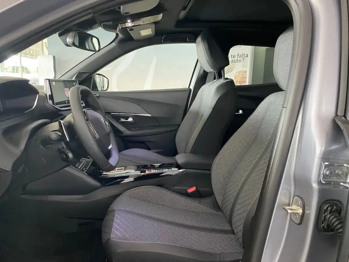 SUV Peugeot 2008 2026 en Caracas — foto 5