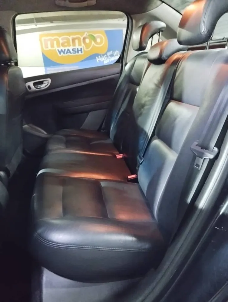 Sedã Peugeot 307 2008 en Caracas — foto 10
