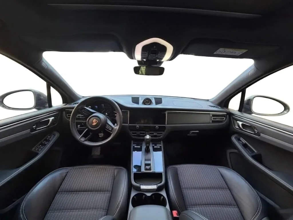 SUV Porsche Macan T 2025 en Caracas — foto 5