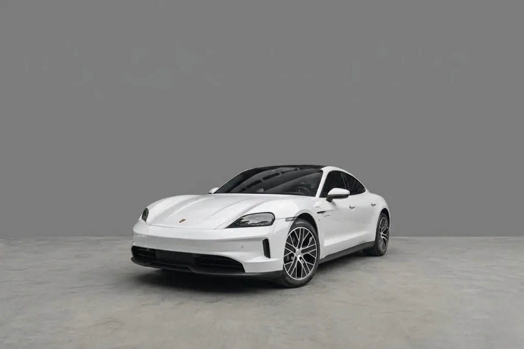 Sedã Porsche Taycan 2025 en Valencia