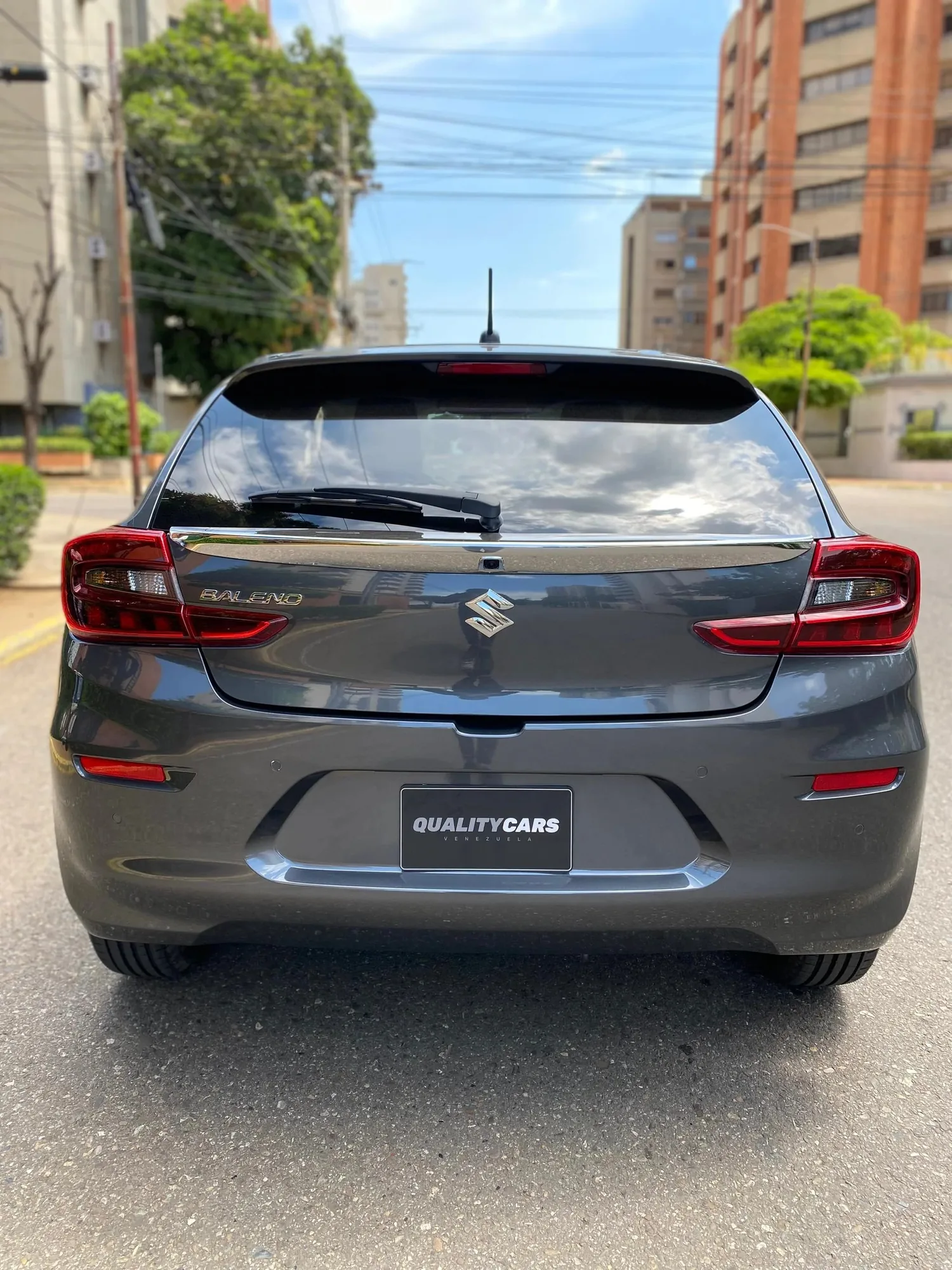 Sedã Suzuki Baleno GLX 2025 en Caracas — foto 4