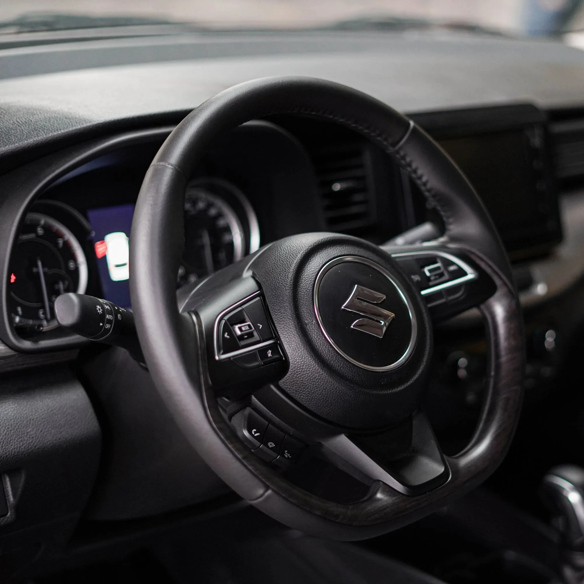 SUV Suzuki Ertiga 2025 en Caracas — foto 3
