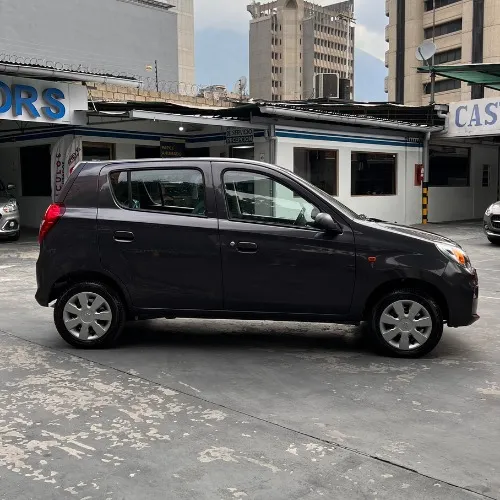 Sedã Suzuki Alto 2024 en Caracas — foto 11
