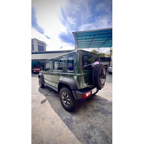 Caminhonete Suzuki Jimny 2024 en Caracas — foto 7