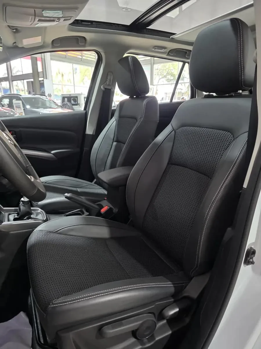 SUV Suzuki S-Cross Hybrid 2027 en Caracas — foto 7