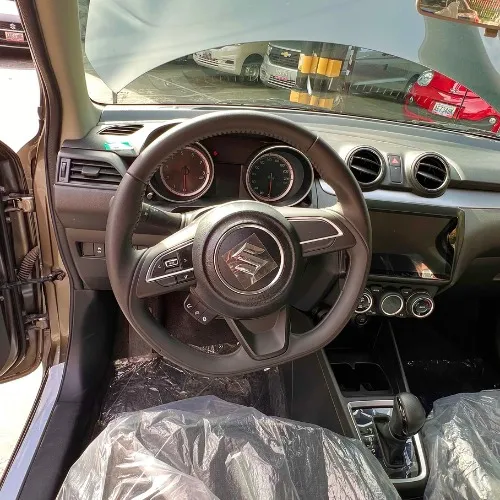 Hatchback Suzuki Swift 2024 en Caracas — foto 14