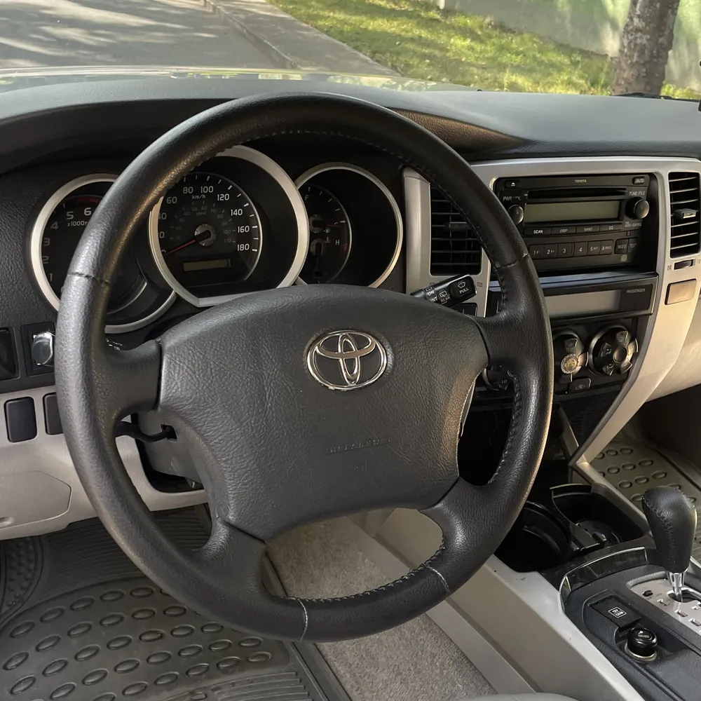 SUV Toyota 4Runner 2008 en Caracas — foto 12