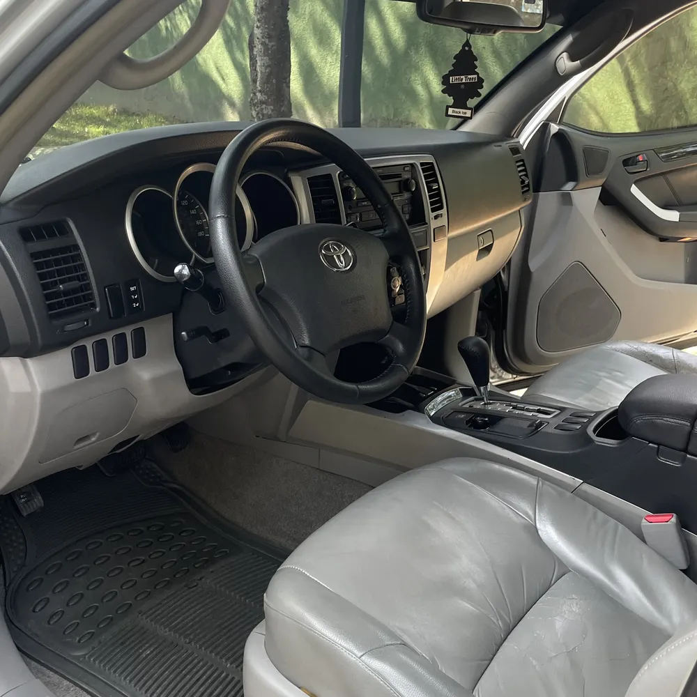 SUV Toyota 4Runner 2008 en Caracas — foto 13