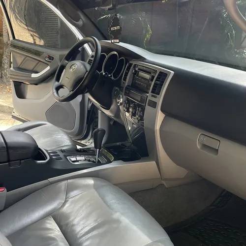 SUV Toyota 4Runner 2008 en Caracas — foto 7