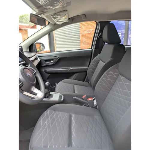 Hatchback Toyota AGYA 2026 en Caracas — foto 7