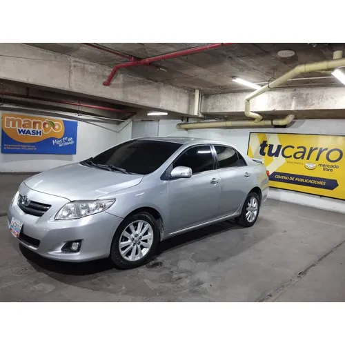 Sedã Toyota Corolla GLI 2010 en Caracas — foto 2