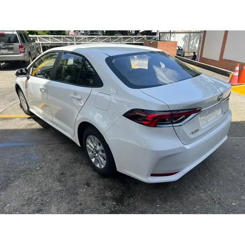 Sedã Toyota Corolla Pioner 2025 en Caracas — foto 8