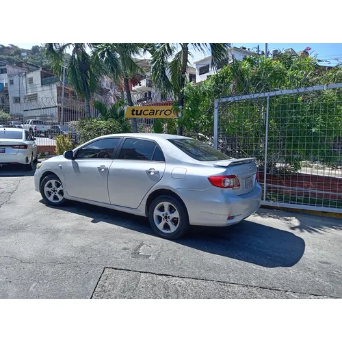 Sedã Toyota Corolla Explosion 2012 en La Guaira — foto 4