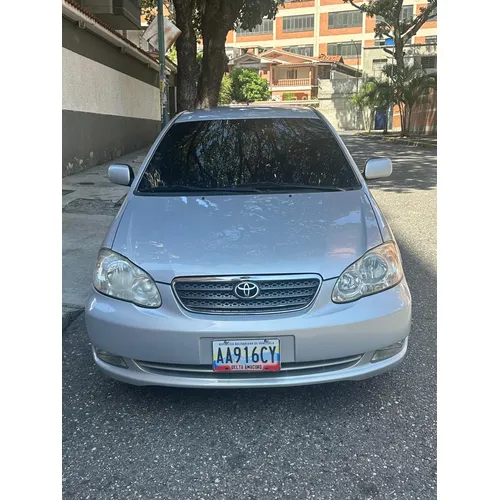 Sedã Toyota Corolla GLI 2007 en Caracas — foto 2