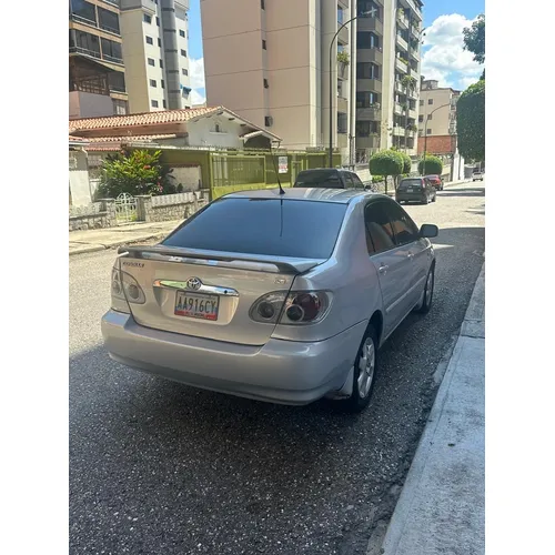Sedã Toyota Corolla GLI 2007 en Caracas — foto 6