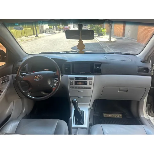 Sedã Toyota Corolla GLI 2007 en Caracas — foto 8