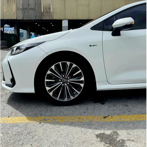 Sedã Toyota Corolla 2025 en Caracas — foto 8