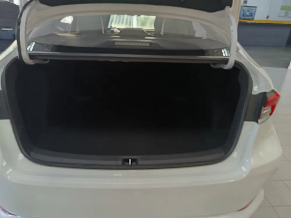 Sedã Toyota Corolla 2025 en Caracas — foto 11