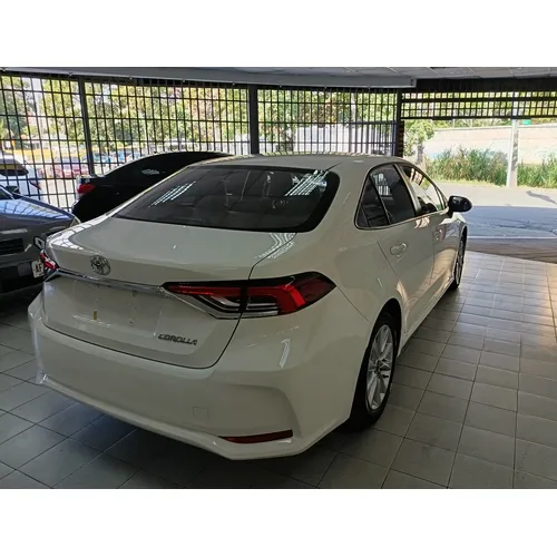 Sedã Toyota Corolla 2025 en Caracas — foto 8